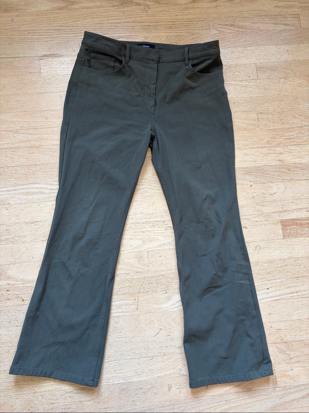Theory  "Kick Pant" Sz. 8